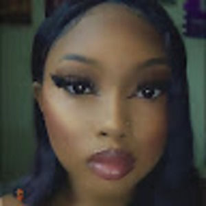 Meet your Posher, Myla